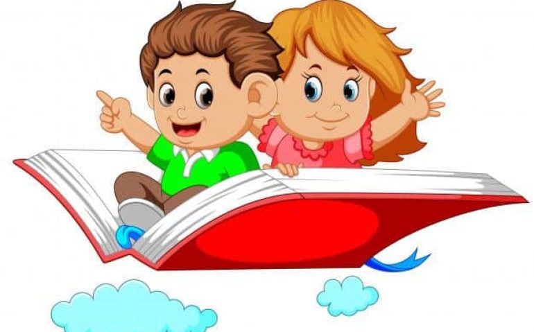 Livro voando