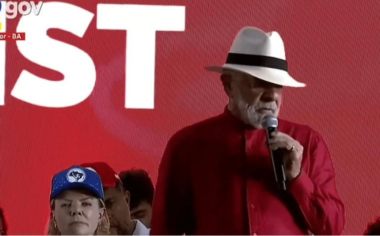 Lula discursa para o MST - Forças Armadas não tem bala