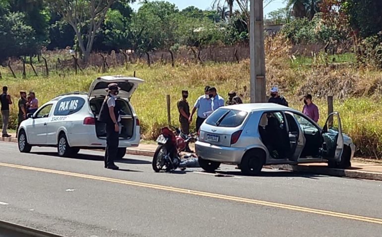 Militar morreu no local do acidente — Foto: Robson de Souza/ TV Morena