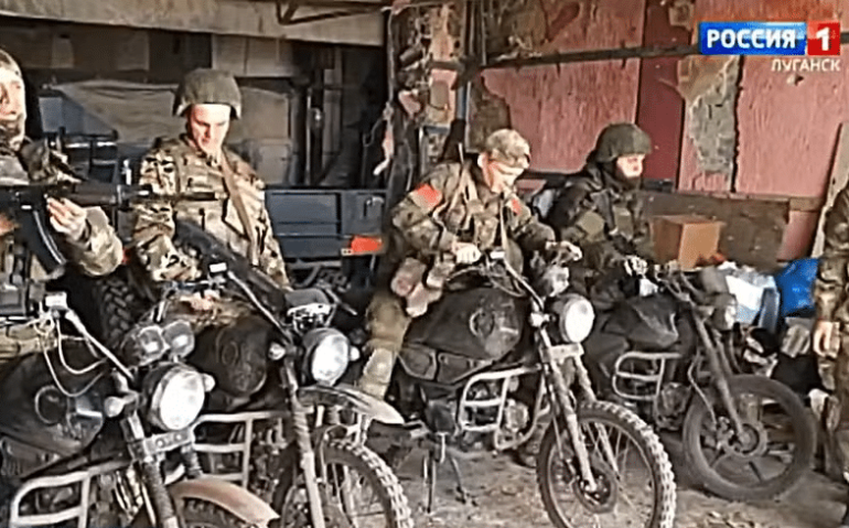 Grupo motorizado russo que atua na guerra na Ucrânia — Foto: Reprodução/VK