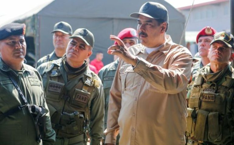 Maduro-mantem-tropas-da-Venezuela-na-fronteira-com-Colombia