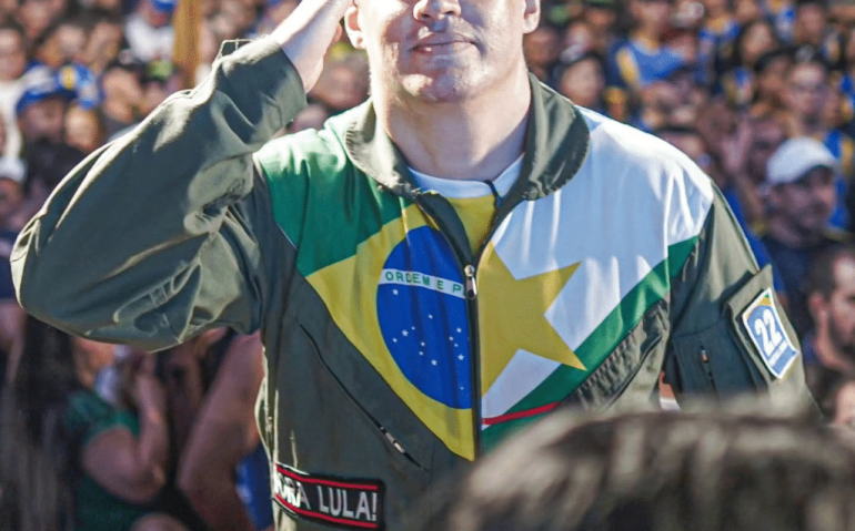 Major da FAB Emmanuel Novaes faz campanha pelo "fim dos melancias"