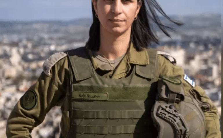 Ella Waweya é a mulher muçulmana de mais alta patente nas Forças de Defesa de Israel
Imagem: Reprodução/Instagram/@captain_ella_waweya