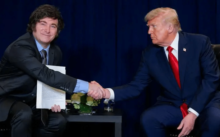 Os Estados Unidos prometeram apoio financeiro ao governo argentino, incluindo concessão de crédito e compra de bônus da dívida