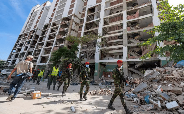 Protesto de moradores obriga militares a participarem de resgate após terremotos na Venezuela
