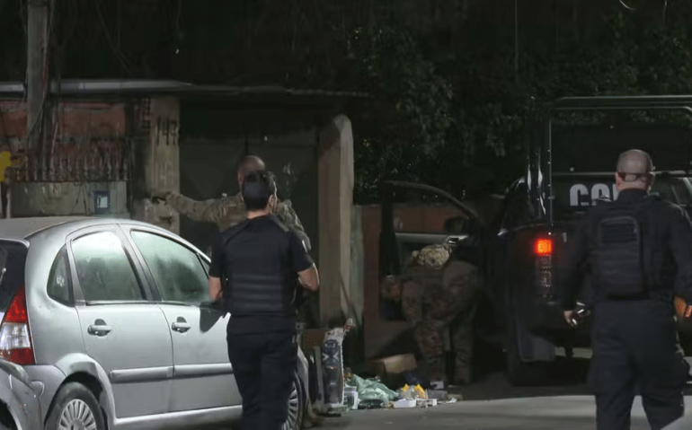 Quatro pessoas são presas em operação em 8 estados e no DF contra quadrilha que compartilhava imagens íntimas de menores em redes sociais — Foto: Reprodução/ TV Globo