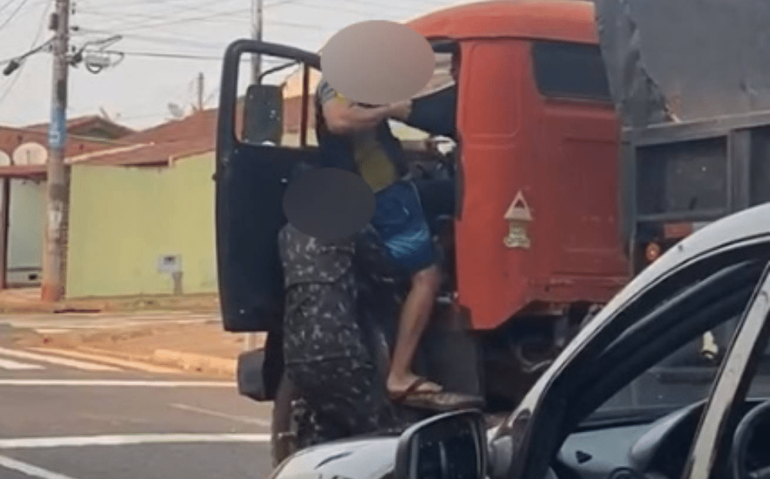 Caso aconteceu na tarde desta sexta-feira na Avenida Thyrson de Almeida (reprodução)