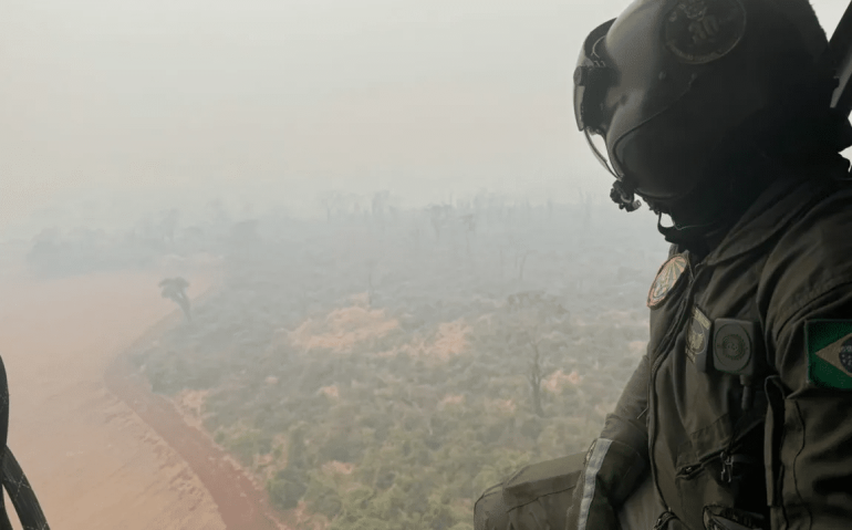 Militar no combate aos incêndios no interior de São Paulo. (Ministério da Defesa/Divulgação)