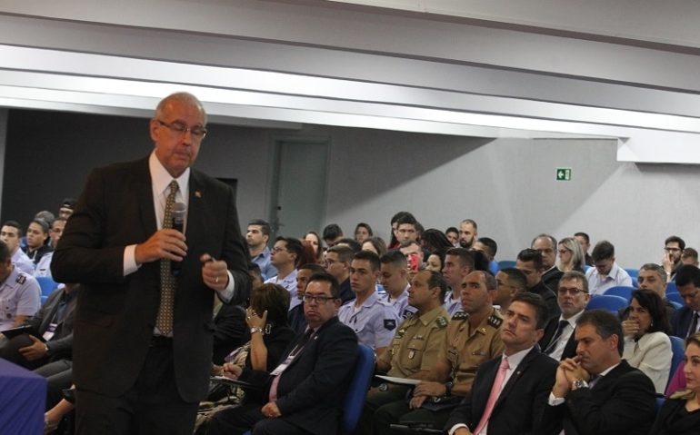 Ministro do Superior Tribunal Militar, José Barroso Filho, dá palestra sobre o tema na Unimes (Carlos Nogueira/AT)
