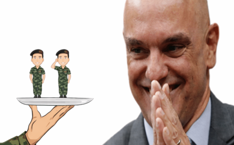 Moraes e oficiais na bandeja