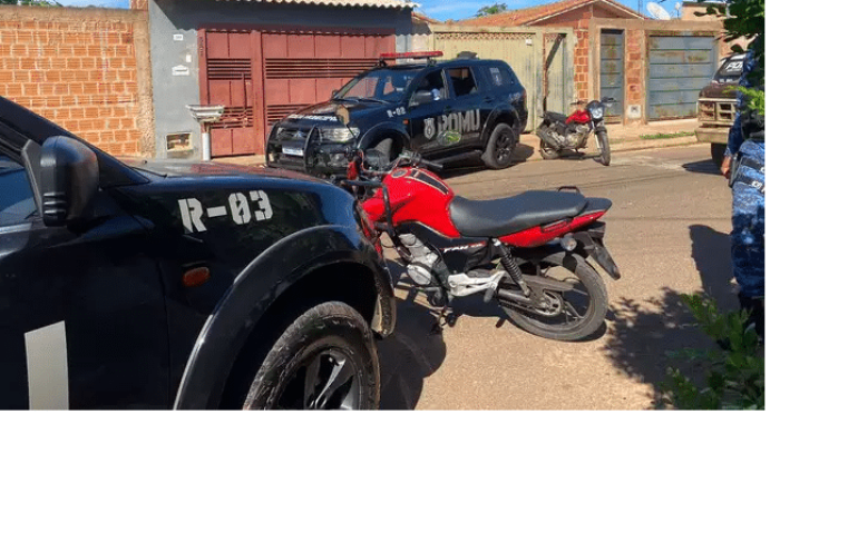 Motocicletas furtadas foram encontradas na Rua Rosa Ferreira Pedro (Foto: Clara Farias) - CREDITO: CAMPO GRANDE NEWS