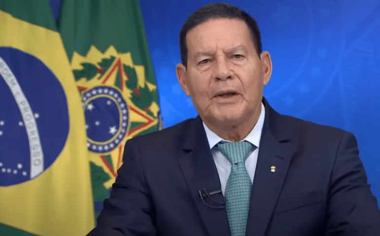 Presidente em exercício, Mourão fez pronunciamento de fim de ano neste sábado (31) — Foto: Reprodução