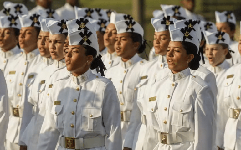 Marinha forma primeiras mulheres Soldados Fuzileiros — Foto: Gabriel de Paiva/Agência O Globo
