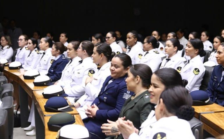 Mulheres militares em sessão solene na Câmara dos Deputados - Vinicius Loures / Câmara dos Deputados