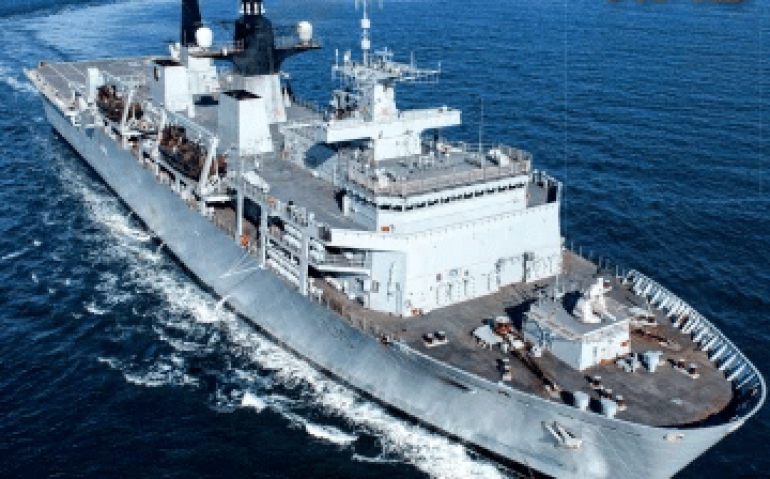 O HMS Bulwark possui 176 metros de comprimento, deslocamento de 18.500 toneladas e capacidade para até 710 militares - (crédito: Reprodução/ Marinha do Brasil )