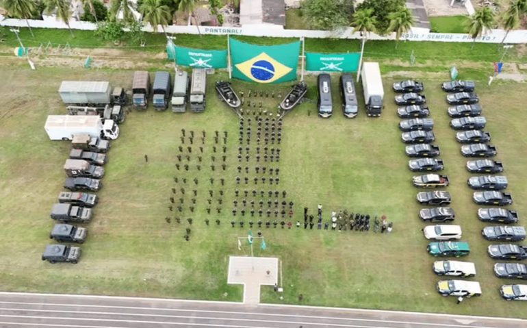 Exército faz cerco à Sararé e prende 51 suspeitos envolvidos no garimpo ilegal em MT — Foto: Exército