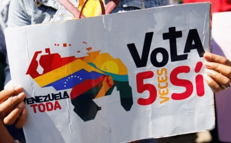 Cartaz de campanha para o referendo sobre a região de Essequibo convocada pela Venezuela. Votação será no domingo (3/12) — Foto: Reuters