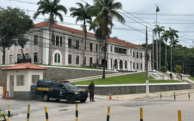 Braga Netto está preso desde dezembro do ano passado no QG da 1ª Divisão de Exército, no Rio