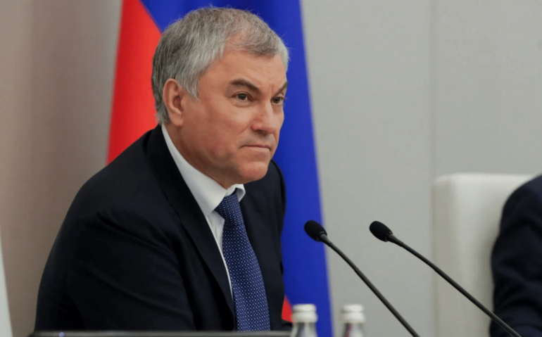 Volodin afirmou que nova lei tem como alvo 'canalhas' e 'traídores' que 'cospem' nos soldados russos
Divulgação / Duma / Governo da Rússia