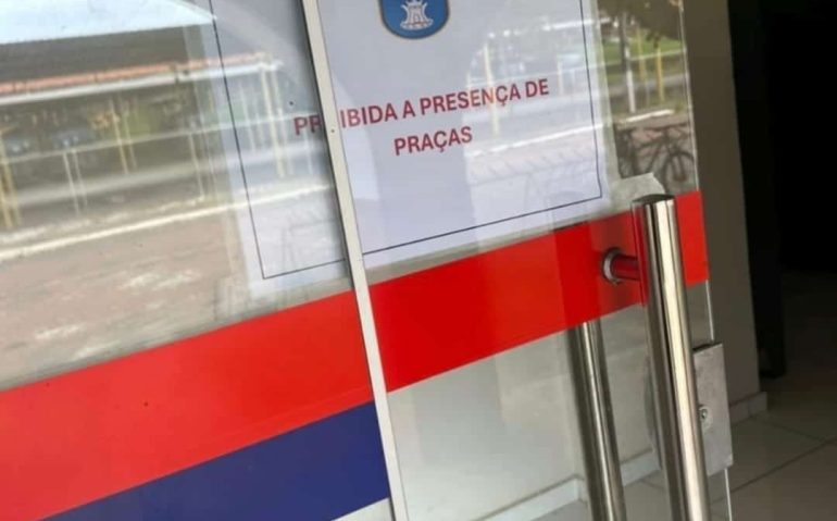 Proibida a presença de praças