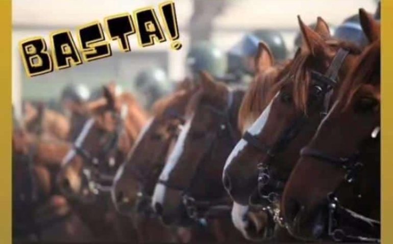 Protesto pelo fim da Cavalaria