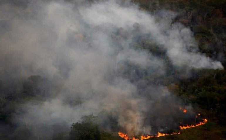 Incêndio na floresta amazônica perto de Porto Velho 17/09/2019 REUTERS/Bruno Kelly