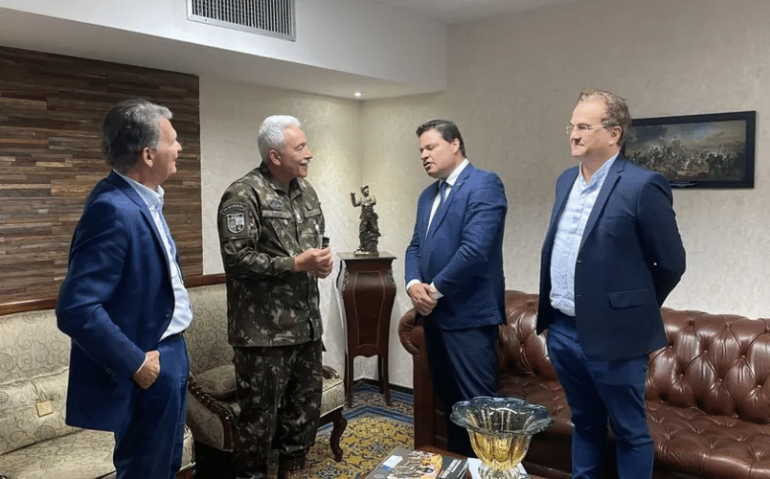 Sandro Alex e outras lideranças se reuniram nesta quarta-feira (22) - Foto: Divulgação.