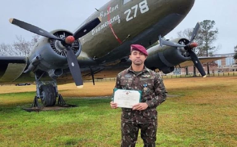 SARGENTO PARAQUEDISTA DESTAQUE USA