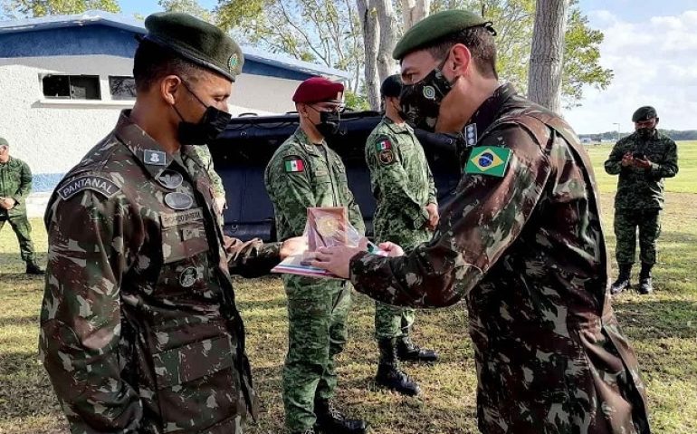 Imagem: 2bfv_ExercitoOficial