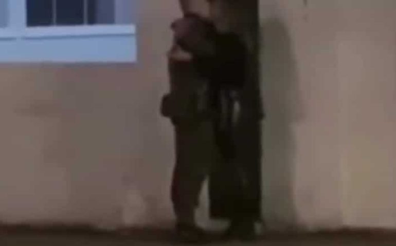 SOLDADO BEIJANDO MULHES NO 62 BI JOINVILLE