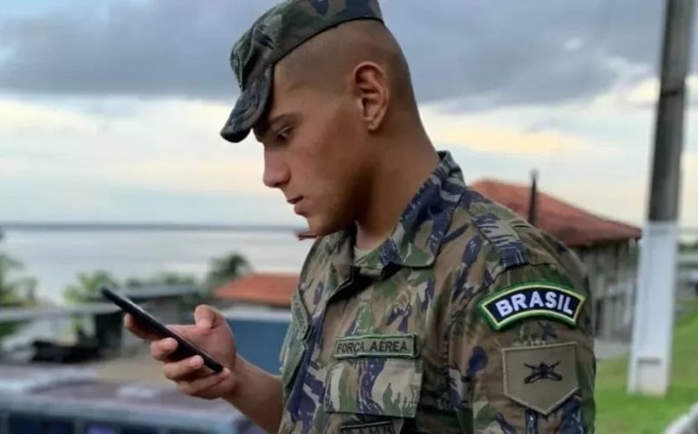 Soldado de 20 anos morreu após ser atingido por tiro acidental
Imagem: Gustavo Aguiar/Facebook