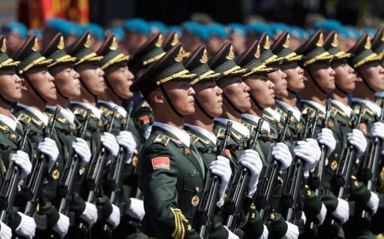 Soldados chineses serão vacinados | Foto: Pavel Golovkin / POOL / AFP / CP