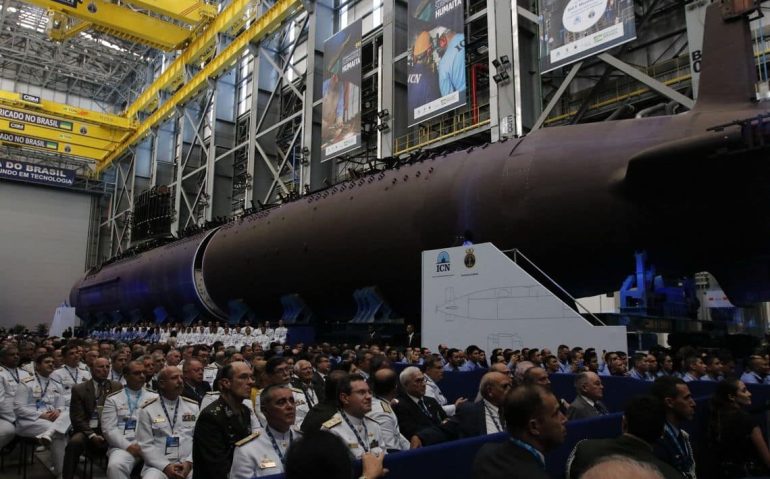 O presidente Jairo Bolsonaro participa de cerimônia de conclusão do processo de união das partes do Submarino Himaitá, na Base de Submarinos de Itaguaí
