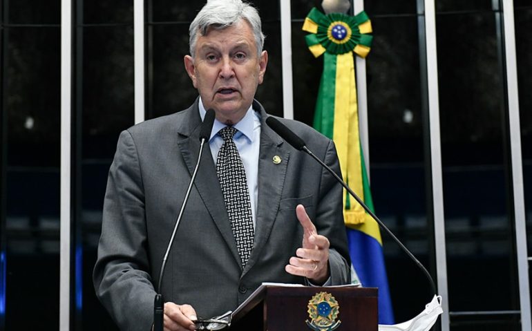 Plenário do Senado Federal durante sessão deliberativa ordinária semipresencial destinada à apreciação de autoridades sabatinadas pelas comissões e da Proposta de Emenda à Constituição n° 23, de 2021 (PEC dos Precatórios).

Em discurso, à tribuna, senador Luis Carlos Heinze (PP-RS).

Foto: Roque de Sá/Agência Senado