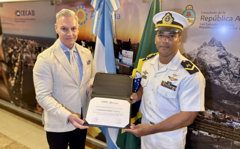 Suboficial Evaneilmo de Morgado, da Marinha do Brasil, entra para a história do País ao representar o Brasil no Exterior e torna-se o 1º Praça das Forças Armadas a concluir o Curso Superior (Altos Estudos) em Defesa Nacional, na Argentina.