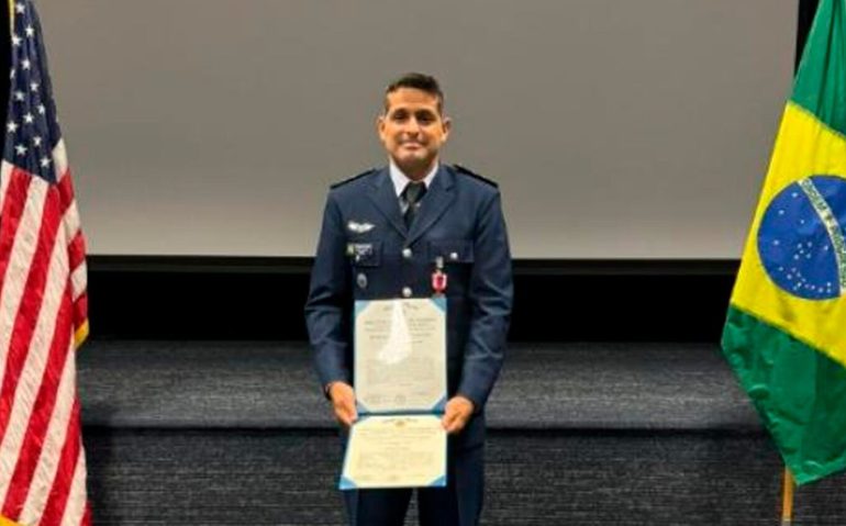 TENENTE CORONEL DA FAB INSTRUTOR EM ACADEMIA AMERICANA