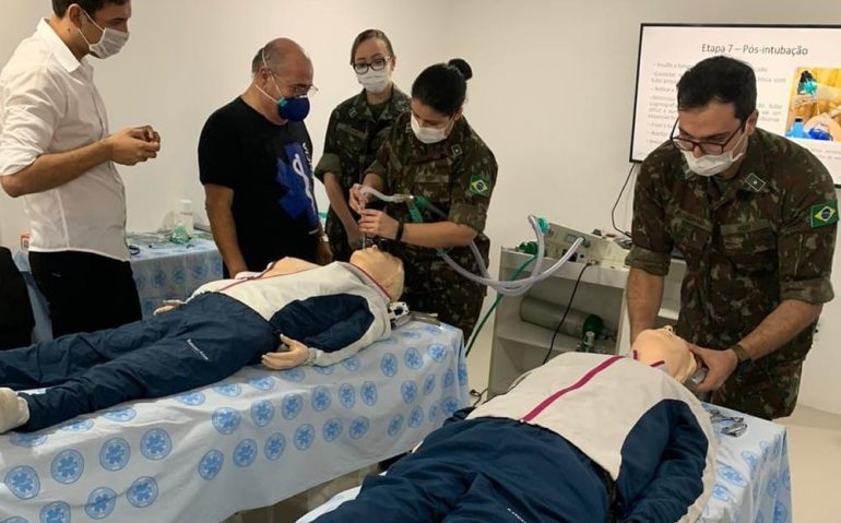 Militares do Exército e da Força Aérea no Ceará realizam treinamentos biológico e hospitalar contra o Covid-19 — Foto: Divulgação/ HGeF