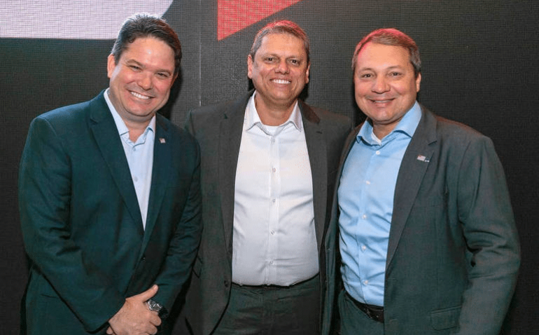 Arthur Lima, Tarcísio de Freitas e André Porto reunidos - @coronelandre.porto no Instagram