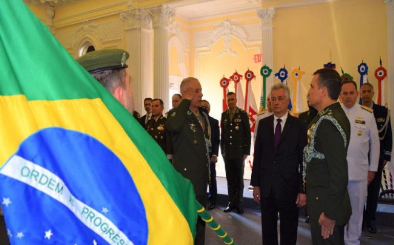 Transmissão da Aditância do Exército Brasileiro junto aos Estados Unidos da América (AdiEx EUA), do General de Divisão Ulisses de Mesquita Gomes para o General de Brigada Everton Pacheco da Silva. (jul 2023)