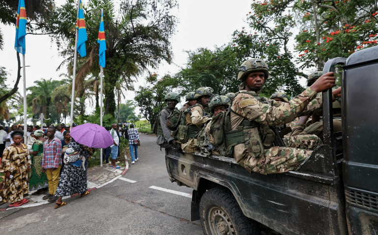 Tropas do M23, controlado por Ruanda, conquistam cidade de Goma, na República Democrática do Congo (Foto: EFE)