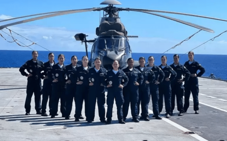 A primeira turma de marinheiras a bordo do Navio Aeródromo Multipropósito (NAM) Atlântico
Foto: Divulgação/Marinha do Brasil / Estadão