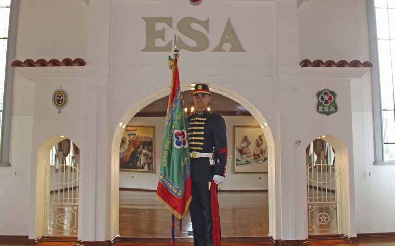 UNIFORME ESA1