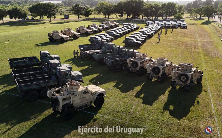 Exército do Uruguai incorporou frota de veículos táticos dos EUA (Imagem: Exército Uruguaiao - X)