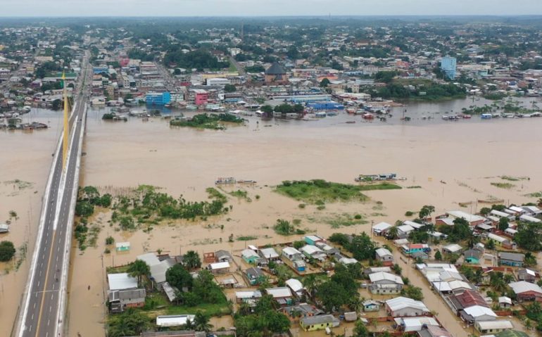 Cruzeiro do Sul está inundada pelas cheias (Imagem: Comando de Fronteira Juruá / 61º Batalhão de Infantaria de Selva)