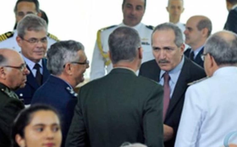 aldo-recebelo-com-militares-by-gilberto-alves