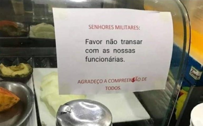 Out of context Exército @outofexercito