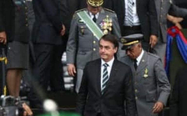 bolsonaro em solenidade do MD