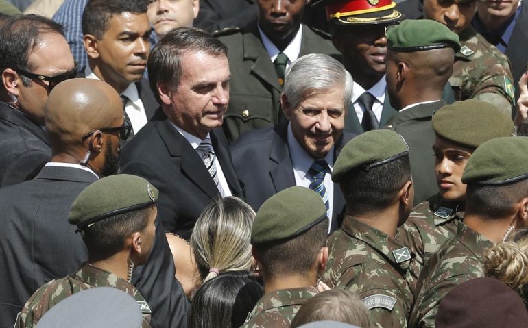 Os militares se aproximaram da candidatura de Bolsonaro. Agora, avaliam movimento de distanciamento. Foto: Fernando Frazão/Agência Brasil