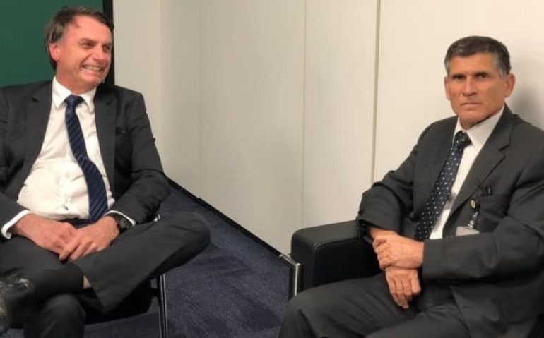 Jair Bolsonaro e Santos Cruz (imagem: reprodução/acessepolítica)