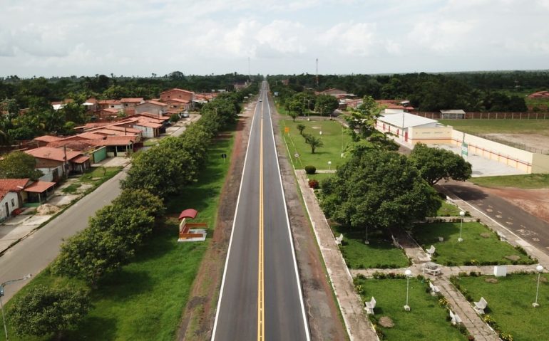 Trecho da BR 135 recuperado pelo Exército, no Maranhão (Imagem: @tarcisiogdf)